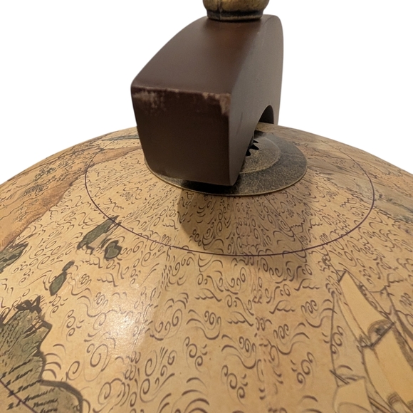 Vintage Style Wooden Tabletop Globe/Map bar with a lift-top design - Picture 13 of 16